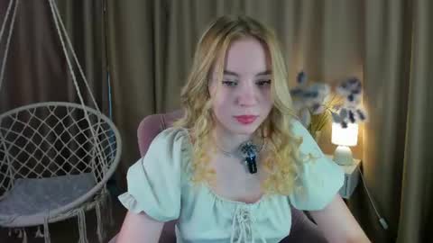 Snapshot of ida_lewiss chatting on 06.25.26 Ida online show from 06.25.26