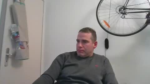 idontknowwhy1 online show from 01.03.25