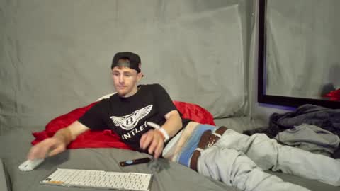 Snapshot of igetherwetter chatting on 01.12.25 Amiri Roue online show from 01.12.25