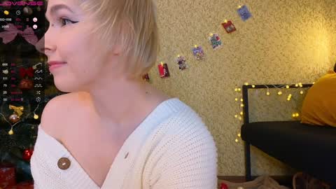 Snapshot of igotuscookies chatting on 12.26.24 Emmy help me reach 100 thumbs up online show from 12.26.24
