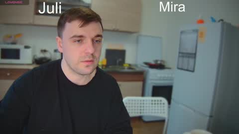 Julia and Mira online show from 03.05.25