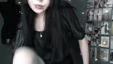 iiiiiiis online show from 04.23.26