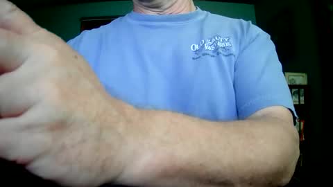 Snapshot of il_undercover chatting on 05.24.26 il_undercover online show from 05.24.26