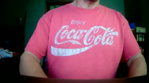 Snapshot of il_undercover chatting on 06.24.26 il_undercover online show from 06.24.26