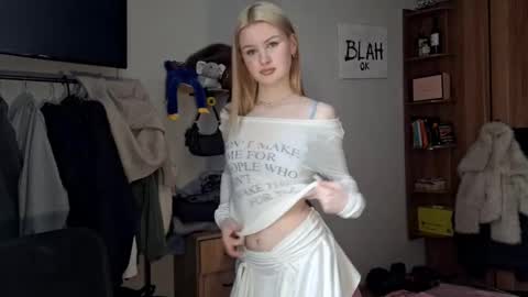 ShyLuna online show from 03.24.26