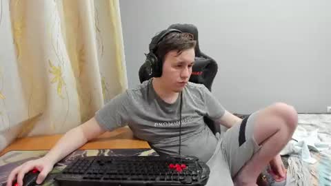 Snapshot of iliaskrislove chatting on 06.18.26 iliaskris online show from 06.18.26