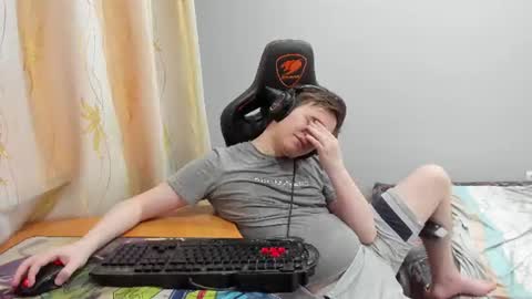 Snapshot of iliaskrislove chatting on 06.19.26 iliaskris online show from 06.19.26