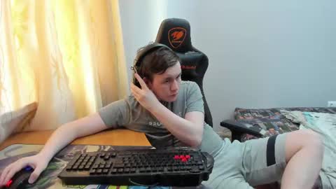 Snapshot of iliaskrislove chatting on 06.25.26 iliaskris online show from 06.25.26
