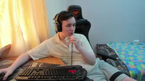 Snapshot of iliaskrislove chatting on 07.17.26 iliaskris online show from 07.17.26