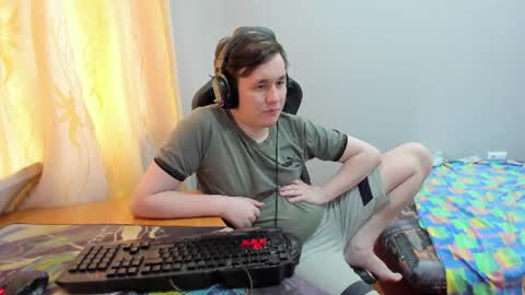 Snapshot of iliaskrislove chatting on 07.19.26 iliaskris online show from 07.19.26