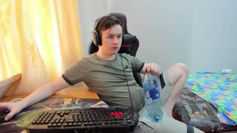 Snapshot of iliaskrislove chatting on 07.22.26 iliaskris online show from 07.22.26
