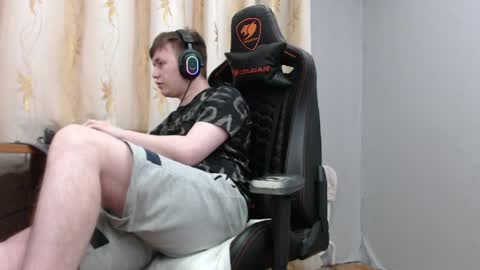 Snapshot of iliaskrisloveee chatting on 05.13.26 lord online show from 05.13.26