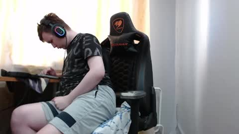 Snapshot of iliaskrisloveee chatting on 05.18.26 lord online show from 05.18.26