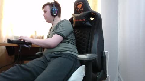 Snapshot of iliaskrisloveee chatting on 05.20.26 lord online show from 05.20.26