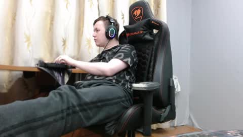 Snapshot of iliaskrisloveee chatting on 05.26.26 lord online show from 05.26.26