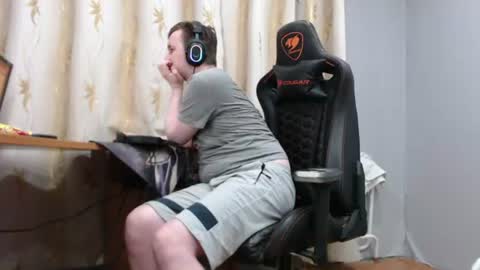Snapshot of iliaskrisloveee chatting on 06.18.26 lord online show from 06.18.26