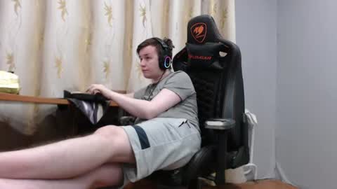Snapshot of iliaskrisloveee chatting on 06.26.26 lord online show from 06.26.26