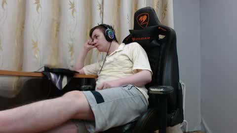 Snapshot of iliaskrisloveee chatting on 07.16.26 lord online show from 07.16.26