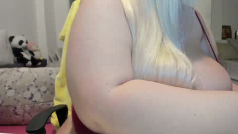 Snapshot of ilikefacial chatting on 01.30.25 Bamby online show from 01.30.25