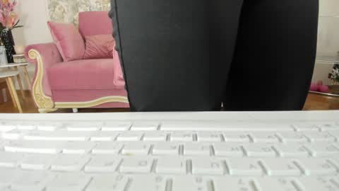 Snapshot of illegal_lorry chatting on 05.14.26 illegal_lorry online show from 05.14.26