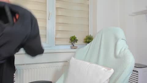 Snapshot of illusions888 chatting on 12.18.24 D-Illusion online show from 12.18.24