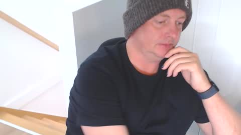 Beachside Lad online show from 05.07.26