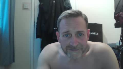 Snapshot of ilove2show71 chatting on 10.31.25 ilove2show71 online show from 10.31.25