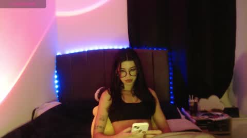 Ily Bea online show from 10.04.25