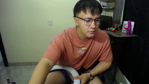 Snapshot of im__noah chatting on 03.03.25 im__noah online show from 03.03.25