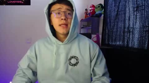 Snapshot of im__noah chatting on 03.05.25 im__noah online show from 03.05.25