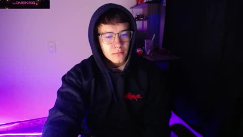 Snapshot of im__noah chatting on 03.08.25 im__noah online show from 03.08.25