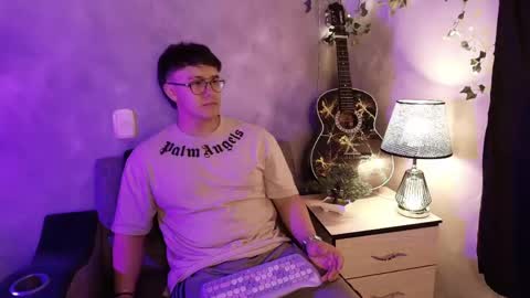 Snapshot of im__noah chatting on 04.05.26 im__noah online show from 04.05.26