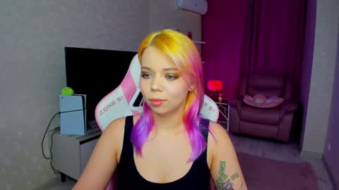 Snapshot of im__youre_sunshine chatting on 06.17.26 Roxy online show from 06.17.26