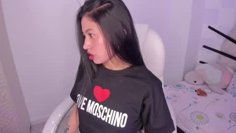 Snapshot of im_atenea_ chatting on 01.14.26 Atenea online show from 01.14.26