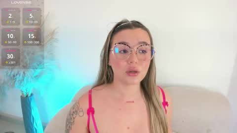 Snapshot of im_dalhia chatting on 03.16.26 DAHLIA online show from 03.16.26