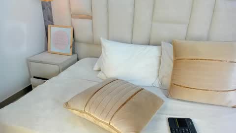 Snapshot of im_gaby chatting on 10.24.25 im_gaby online show from 10.24.25