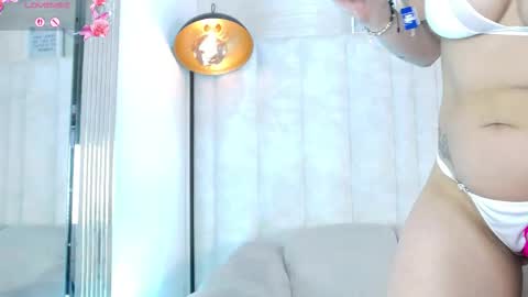 Helina online show from 10.24.25