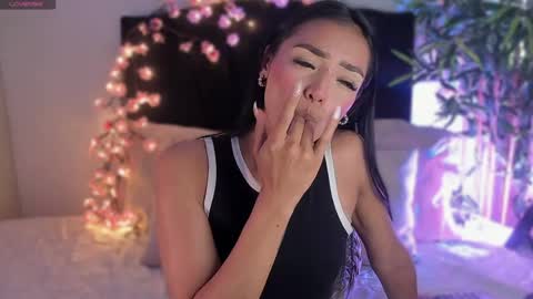 Snapshot of im_isabellaa chatting on 05.20.26 Isa online show from 05.20.26