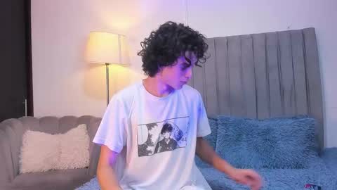 Perseo - Help me with 50 thumbs up online show from 12.14.25