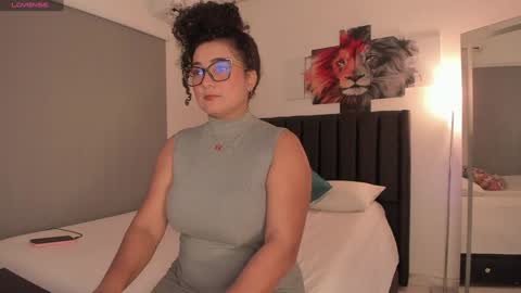 Snapshot of imacwenn_ chatting on 02.05.25 Sofia online show from 02.05.25