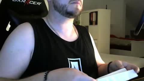 Snapshot of imaqtipie chatting on 11.09.25 Marv online show from 11.09.25