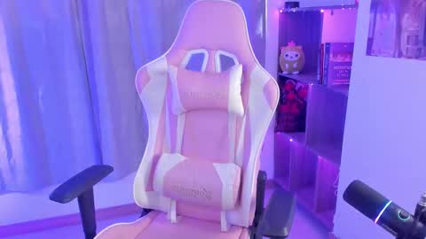 Snapshot of imbabedani chatting on 12.04.25 Danibabe online show from 12.04.25