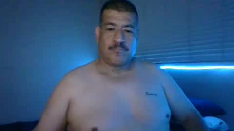 Snapshot of imbackmandosuknw chatting on 12.18.25 imbackmandosuknw online show from 12.18.25