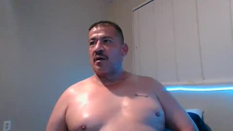 Snapshot of imbackmandosuknw chatting on 12.20.25 imbackmandosuknw online show from 12.20.25