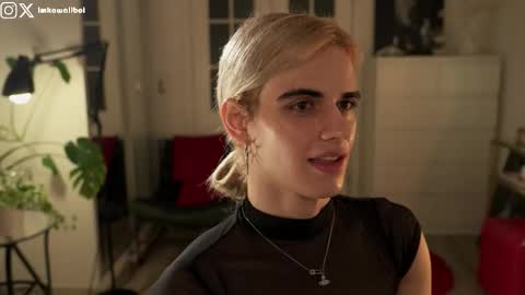 Snapshot of imkawaiiboi chatting on 12.04.25 sasha hethey online show from 12.04.25