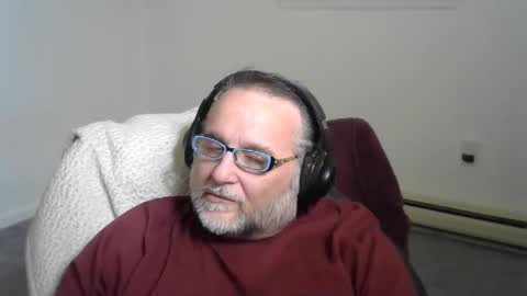 Snapshot of imkmac chatting on 11.24.25 Kel online show from 11.24.25