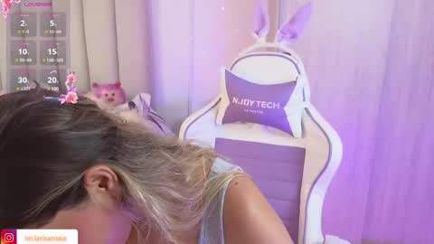 Snapshot of imlarisamaia chatting on 02.14.25 Larisa online show from 02.14.25