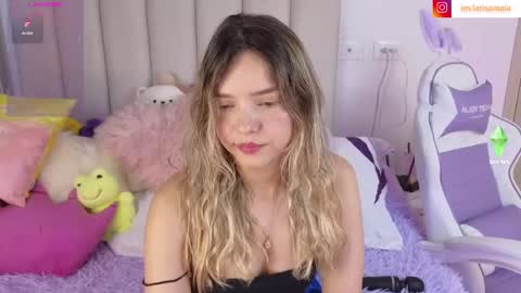 Snapshot of imlarisamaia chatting on 03.08.25 Larisa online show from 03.08.25