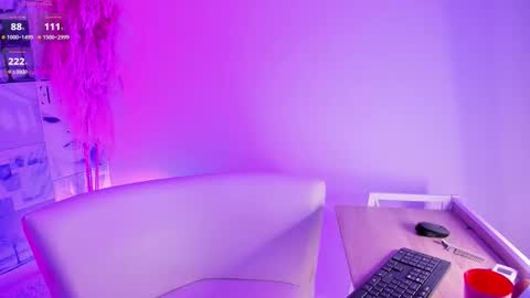 Snapshot of imleana chatting on 10.23.25 Leana online show from 10.23.25