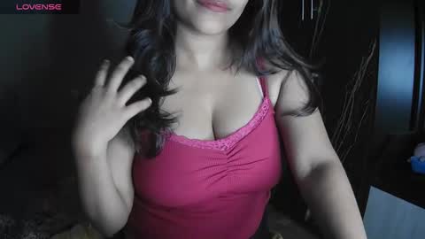 Snapshot of imlovelyrose chatting on 12.17.25 ROSE online show from 12.17.25